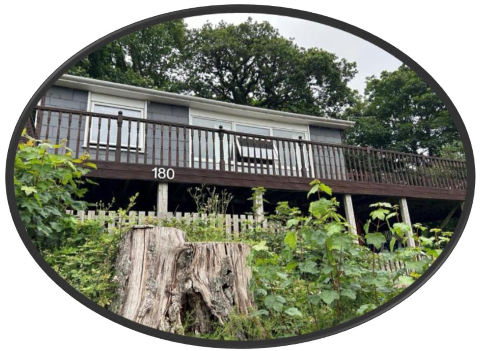 180 River View Cabin Caeathro Eksteriør billede